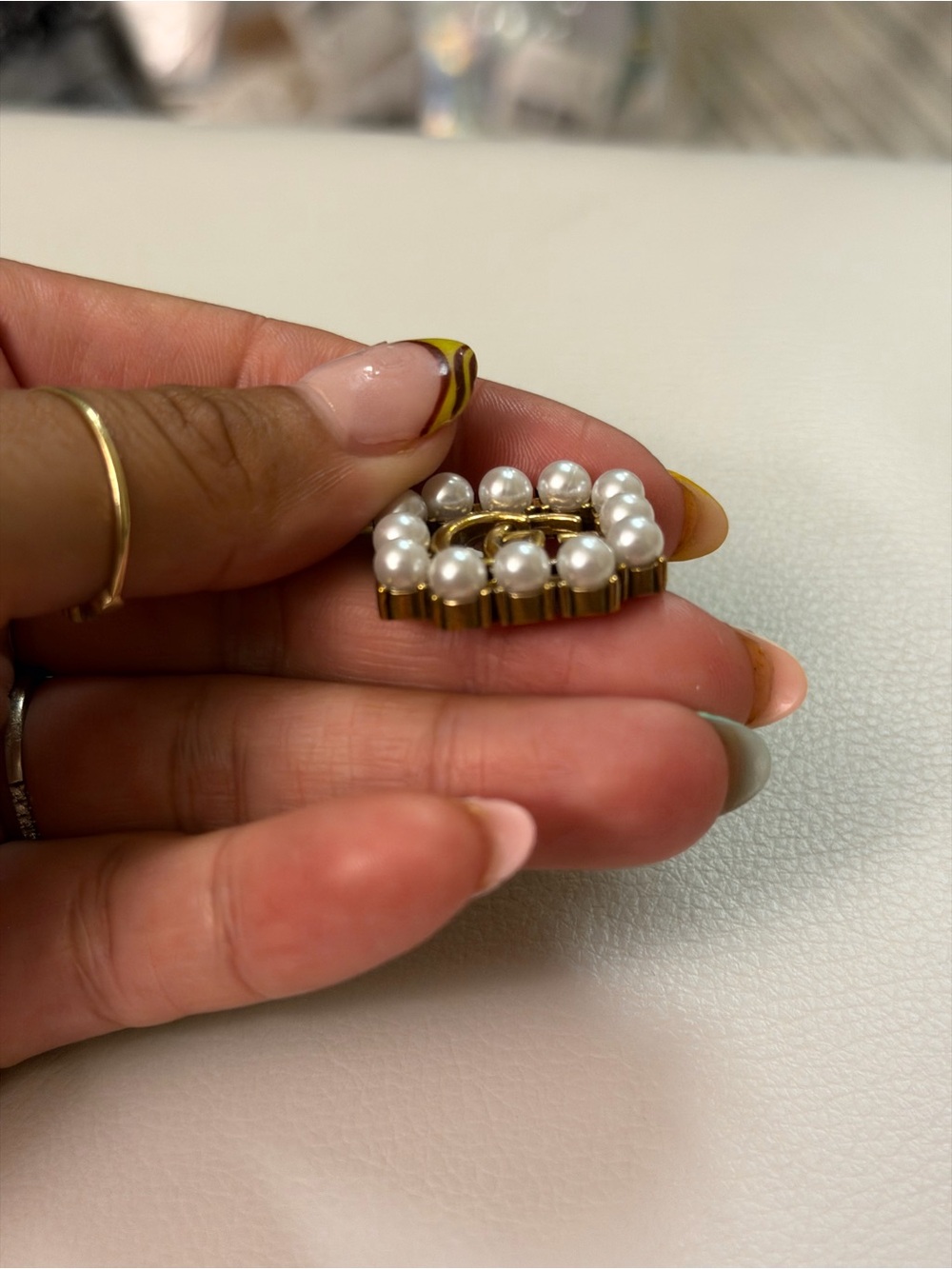Gucci Gold GG Pearl Frame Earrings - Picture 6 of 10